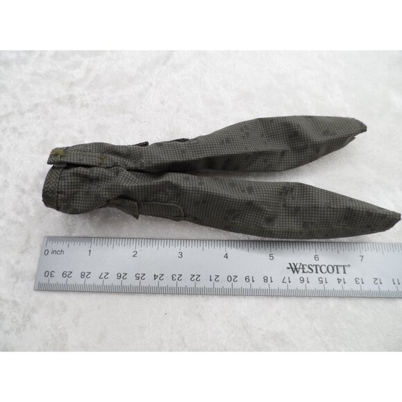 GI Joe Camoflage Uniform with Beret, Mask and Knife - Picture 6 of 7